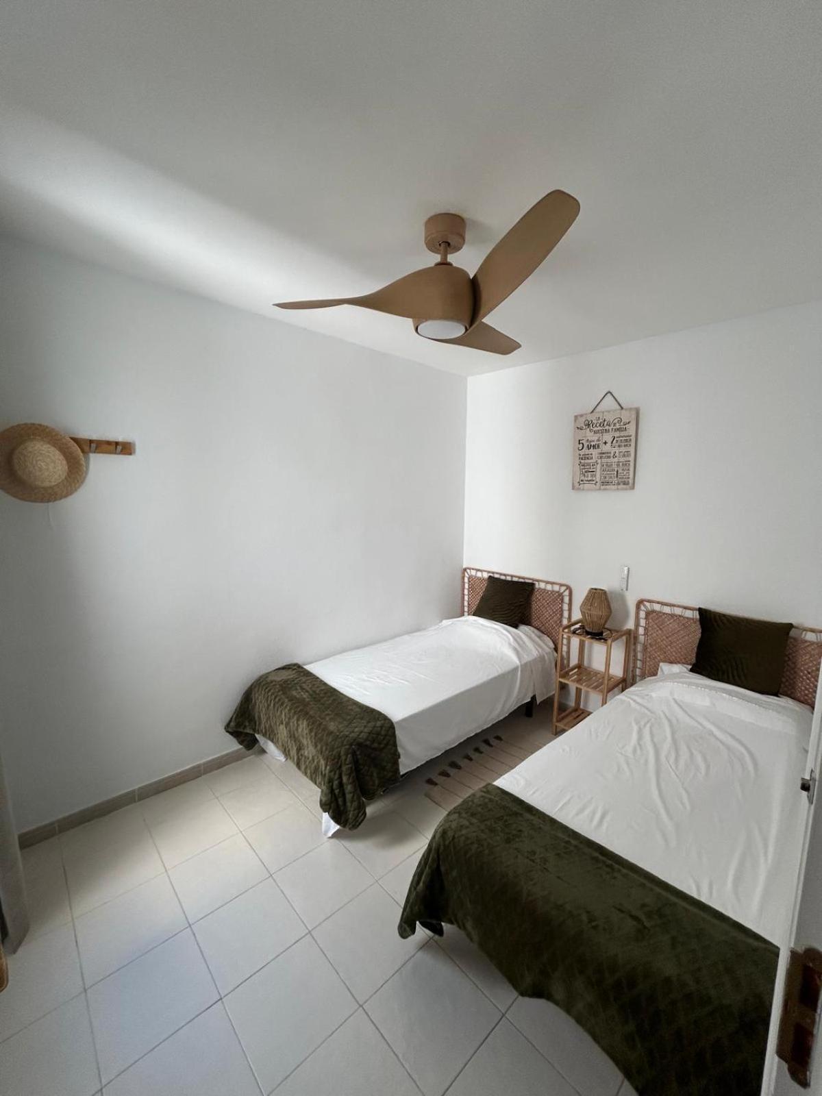 Sofia Holiday-150 M From Arenal Apartment *